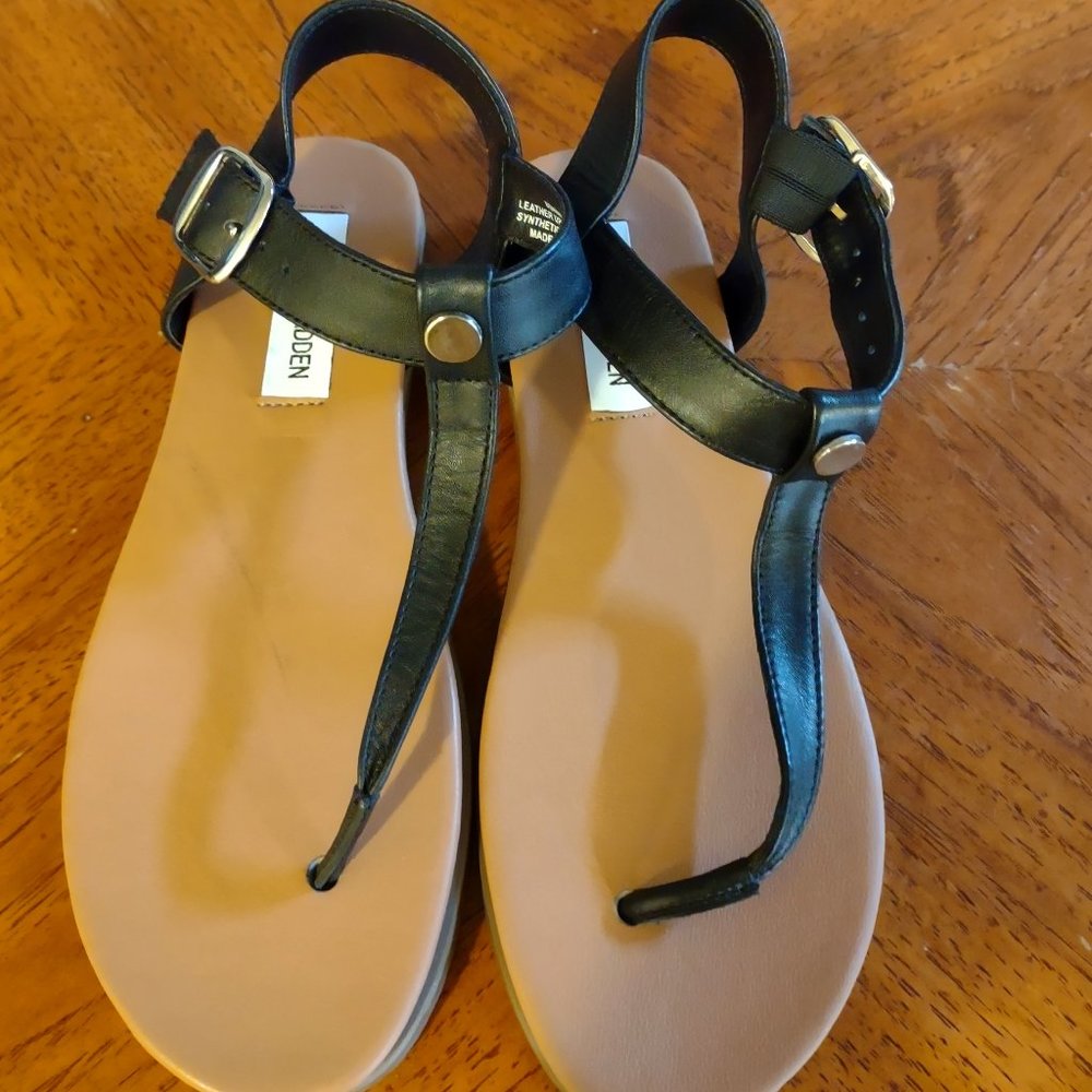 Steve Madden Thong Sandals 6.5M